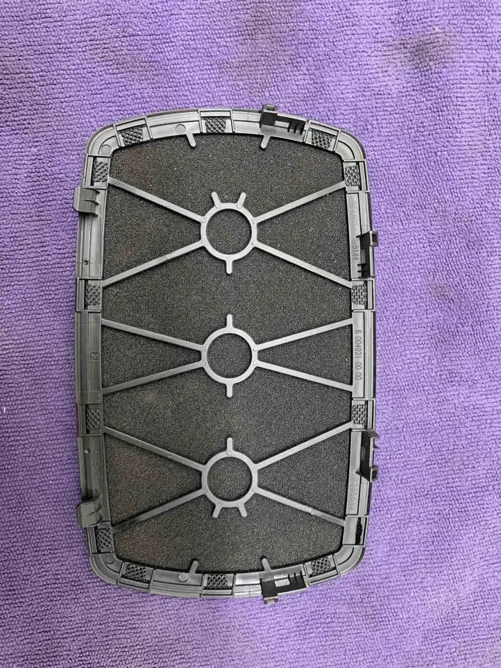 BMW 5 G30 G31 (2016 - ) 7385612 Решетка сабвуфера — фото 3