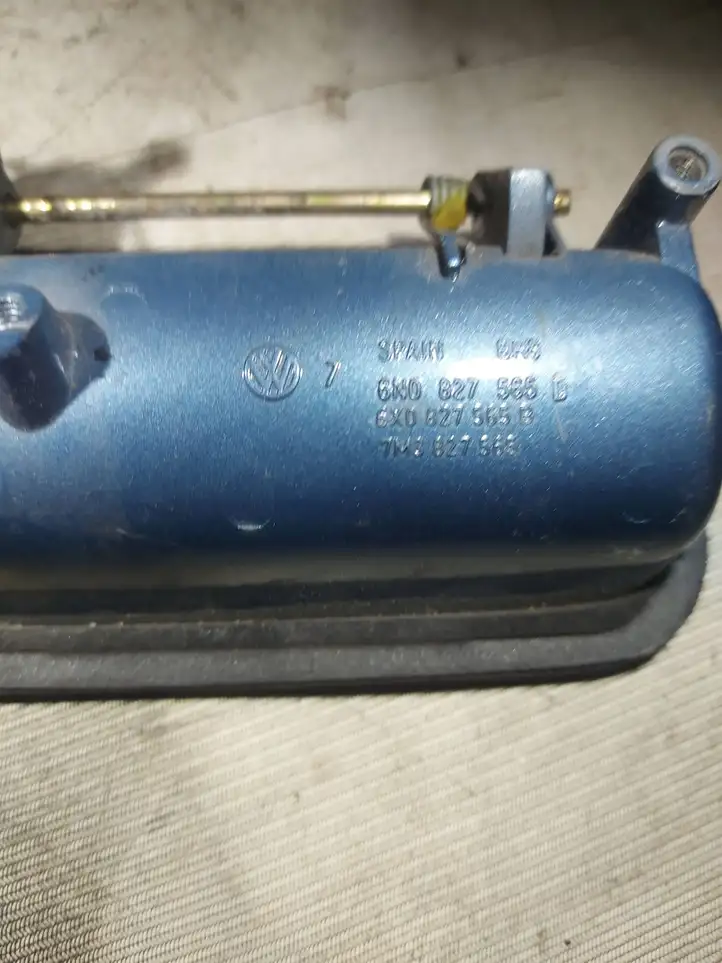 Volkswagen Sharan (2003 - 2010) 6N0827565D Ручка крышки багажника — фото 2
