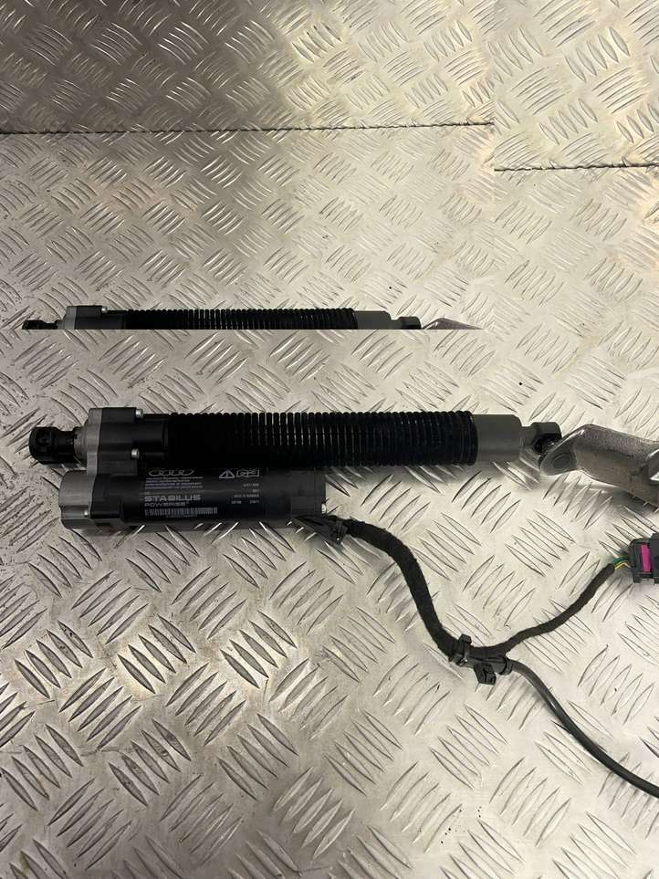 Audi A6 (2011 - 2014)  4G5827851B Притягиватель задней крышки