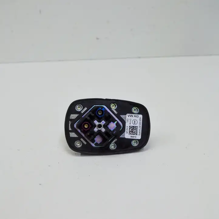 Skoda Octavia Mk3 (5E) (2013 - 2019) 5Q0035507B GPS антенна — фото 4