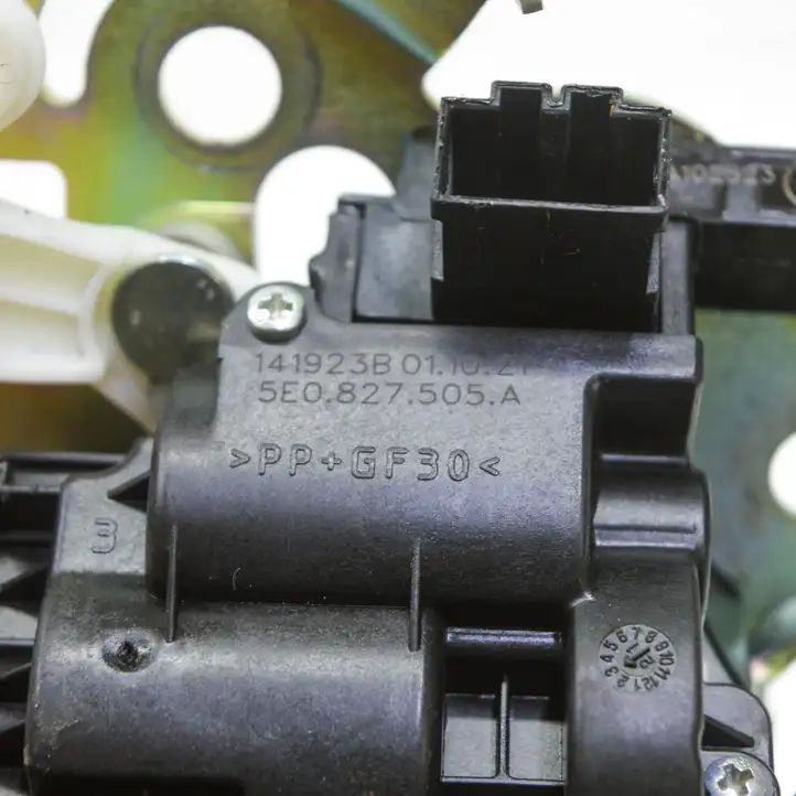 Skoda Octavia Mk3 (5E) (2013 - 2019) 5E0827505A Замок крышки багажника — фото 6