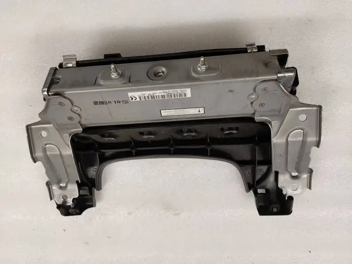 Mitsubishi Outlander (2018 - 2021) 7030A31754 Коленная подушка безопасности — фото 5