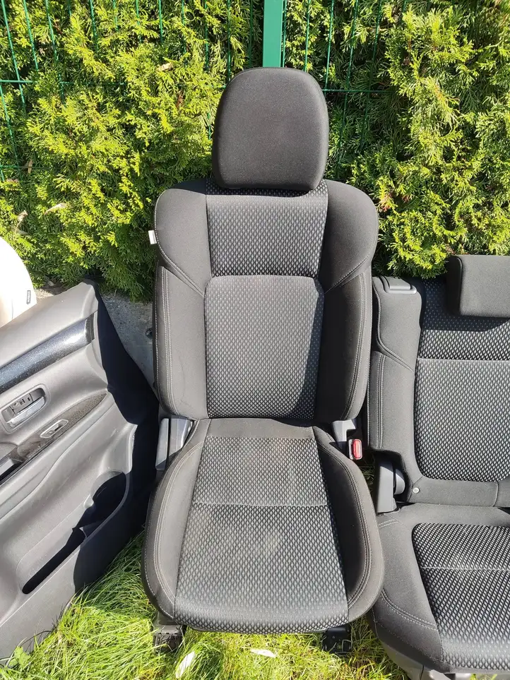 Mitsubishi Outlander (2018 - 2021) Комплект салона — фото 8