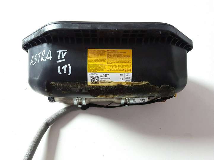 Opel Astra (2009 - 2012)  610231500A Подушка безопастности пассажира