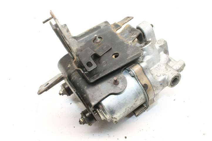 Toyota Yaris (2014 - 2019)  4707012010 Блок управления ABS