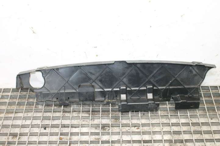 Nissan Qashqai (2010 - 2013)  62820BB51A Нижняя часть панели радиаторов (телевизора)