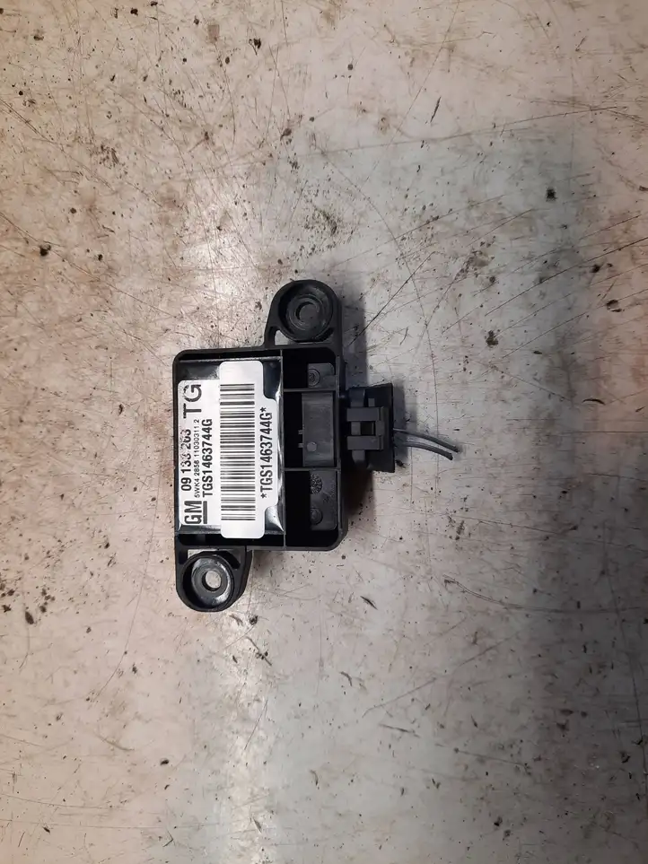 Opel Zafira B (2003 - 2006) 09133263 Датчик удара SRS — фото 1