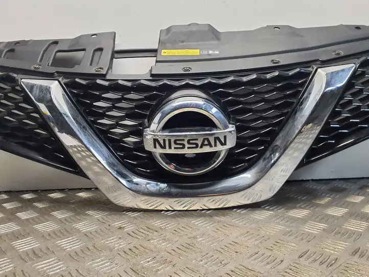 Nissan Qashqai (2013 - 2017) 623104E11B Передняя решетка — фото 3