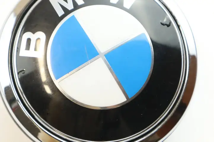 BMW M6 E63/E64 (2004 - 2010) 7061327 Замок крышки багажника — фото 2
