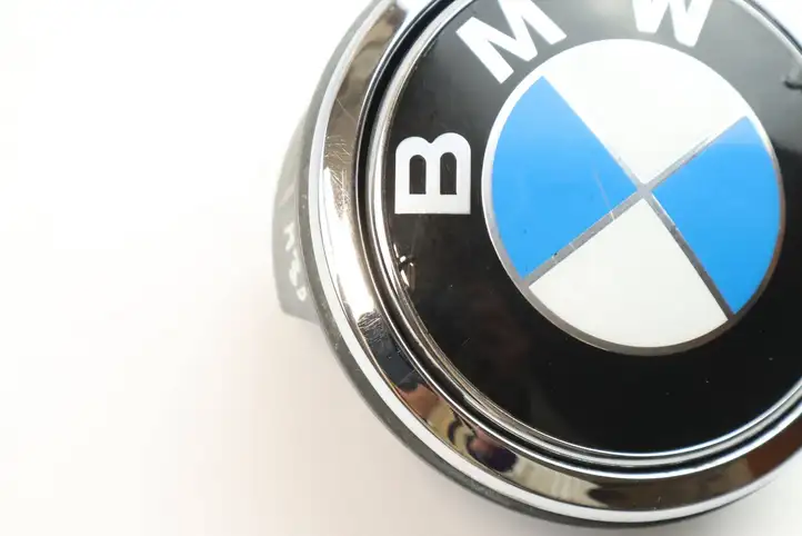 BMW M6 E63/E64 (2004 - 2010) 7061327 Замок крышки багажника — фото 4