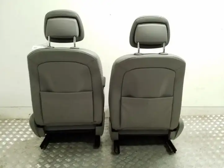 Mercedes-Benz C W204 (2007 - 2014) Комплект салона — фото 10
