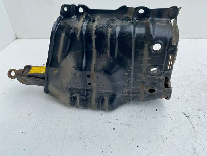Toyota Previa (XR30, XR40) II (2000 - 2006)  0911128090 Домкрат (данкрат)