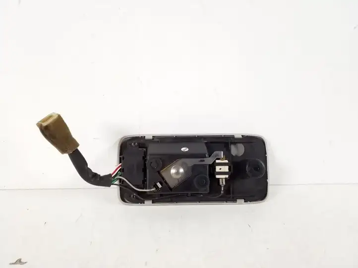 Toyota Corolla E120 E130 (2000 - 2004) 81260-05050 Передняя подсветка — фото 3