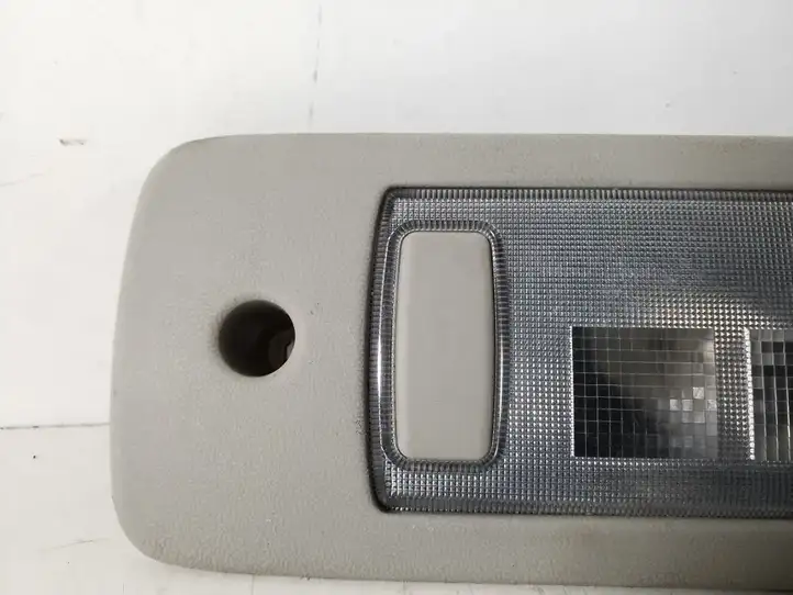Toyota Corolla E120 E130 (2000 - 2004) 81260-05050 Передняя подсветка — фото 2