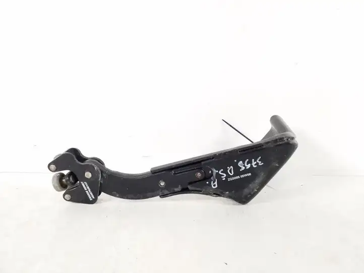 Mercedes-Benz Vito Viano W639 (2003 - 2010) A6397630114 Нижняя направляющая раздвижной двери — фото 2