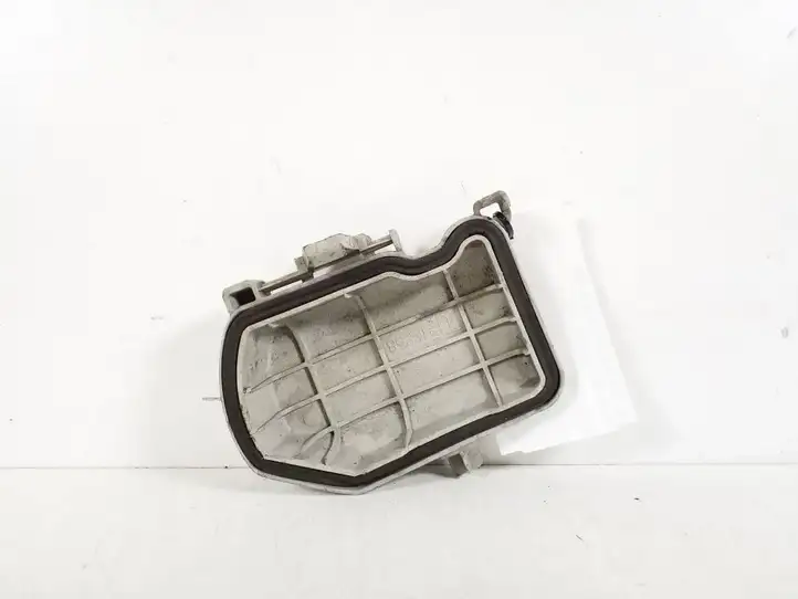 Toyota Avensis T250 (2003 - 2006) 81135-05160 Крышка фары — фото 2