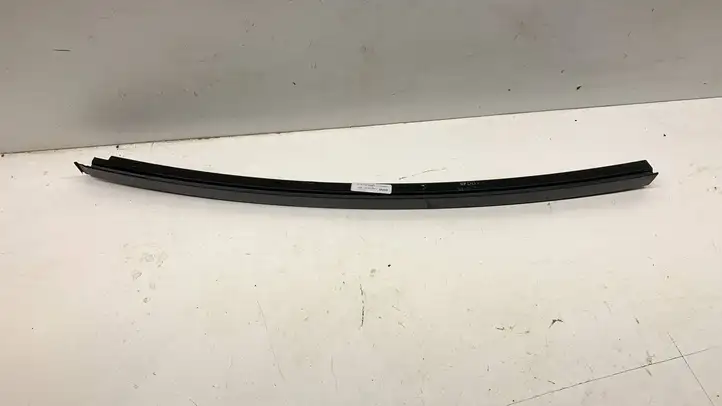 BMW M5 F90 (2017 - 2019) 51357390141 Рамка дверного стекла задней двери — фото 3