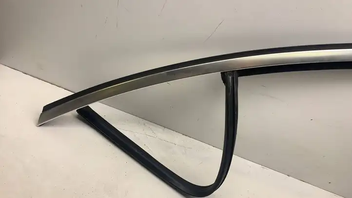 BMW 3 G20 G21 (2019 - ) 7465168 Накладка стекла задней двери — фото 2