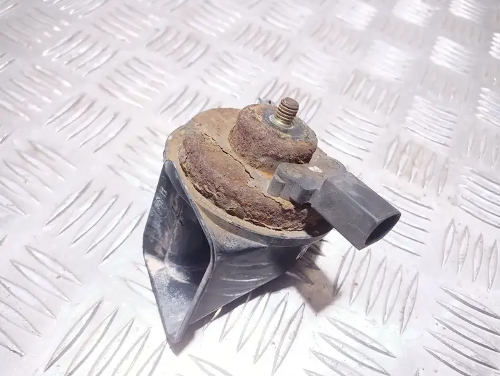 Volkswagen Golf V (2003 - 2009)   Звуковой сигнал