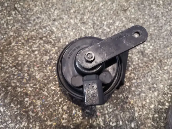 Audi A8 (2005 - 2007)   Звуковой сигнал