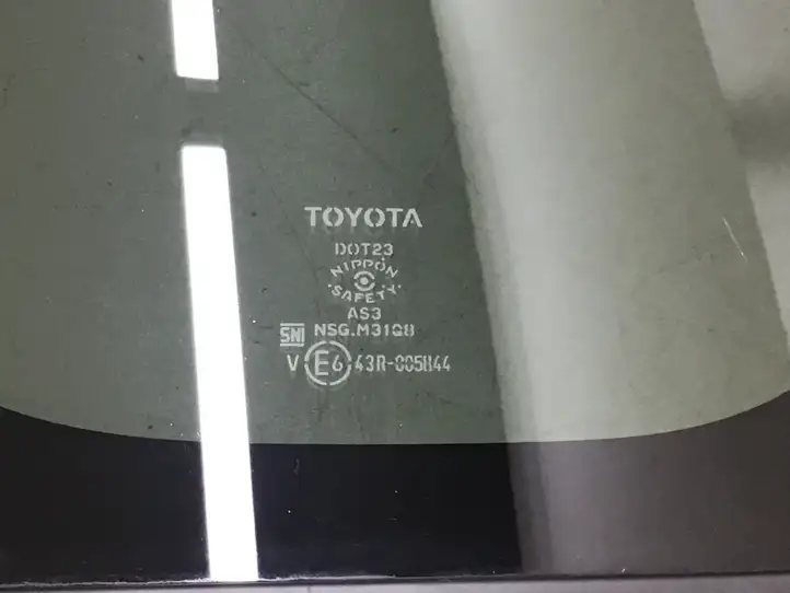 Toyota RAV 4 (XA50) (2018 - ) 43R005844 Заднее боковое стекло — фото 3