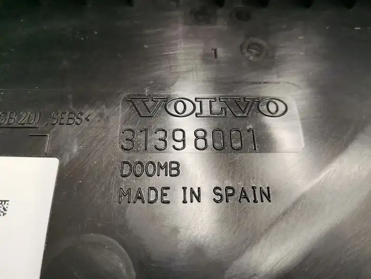 Volvo V60 (2018 - ) 31398001 Крышка ящика предохранителей — фото 2