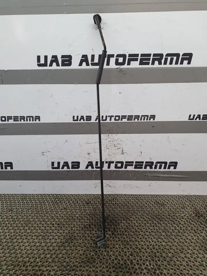 Hyundai i30 (2015 - 2017) Упор капота — фото 1