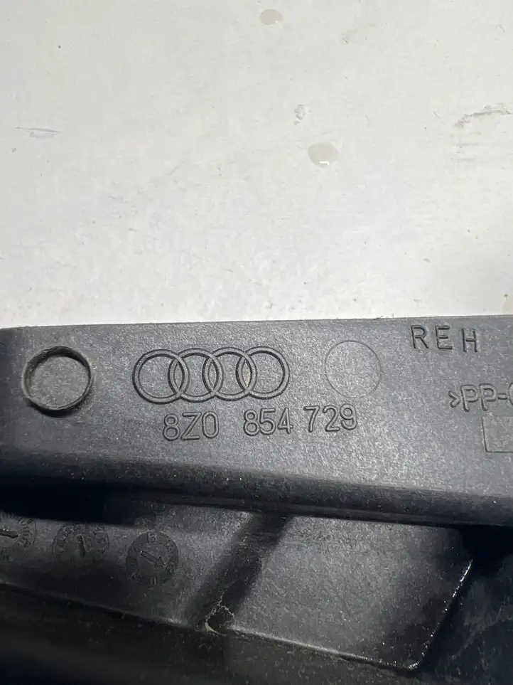 Audi (1999 - 2007) 8Z0854729 Кронштейн переднего бампера — фото 3