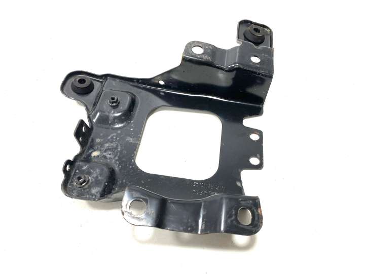 AV61R6K034AB Ford Focus Akumuliatoriaus tvirtinimo padas