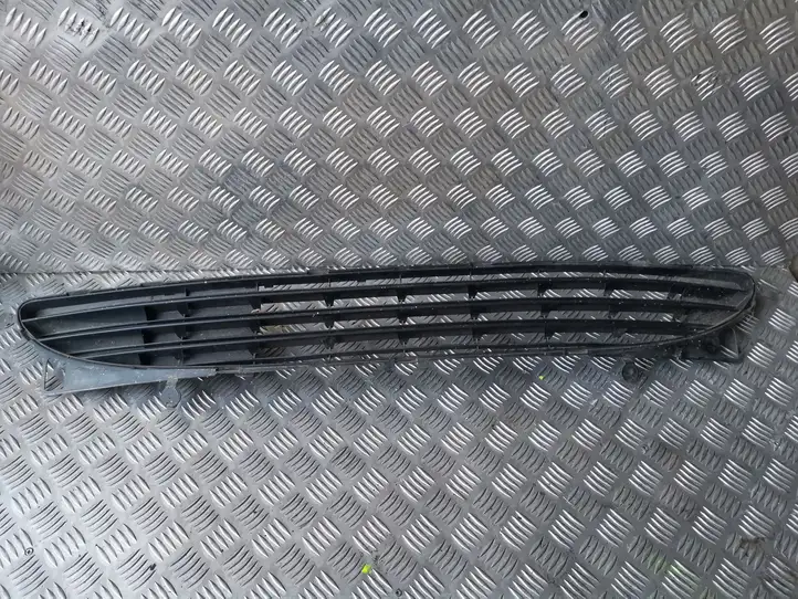 Peugeot 307 CC (2001 - 2005) 9634014477 Нижняя решетка переднего бампера — фото 1