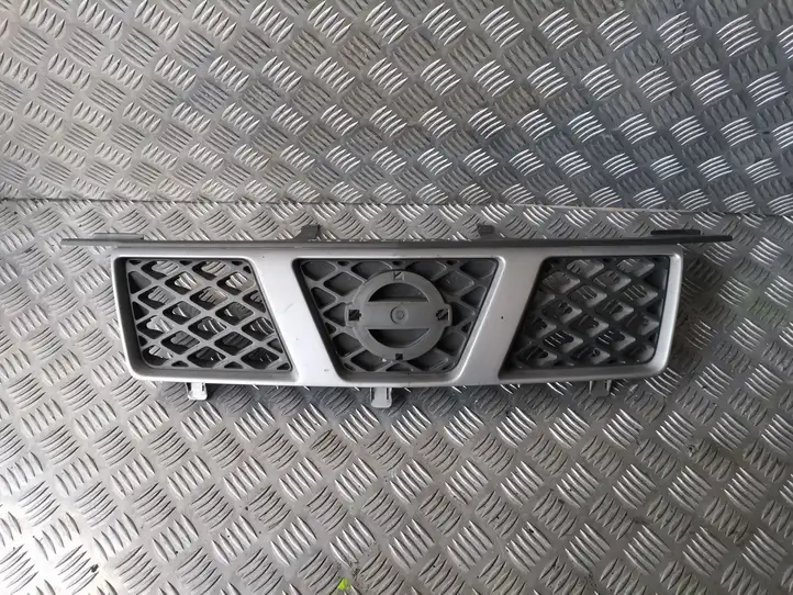 Nissan X-Trail T30 (2001 - 2007) 62310EQ303 Верхняя решетка радиатора — фото 1