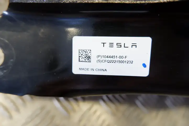 Tesla Model Y (2019 - 2024) 104445100F Рычаг подвески — фото 2