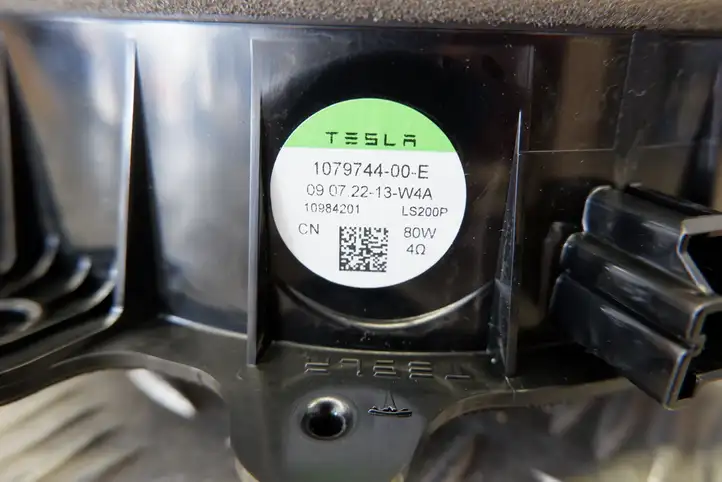 Tesla Model Y (2019 - 2024)  107974400E Громкоговоритель (громкоговорители) в передних дверях