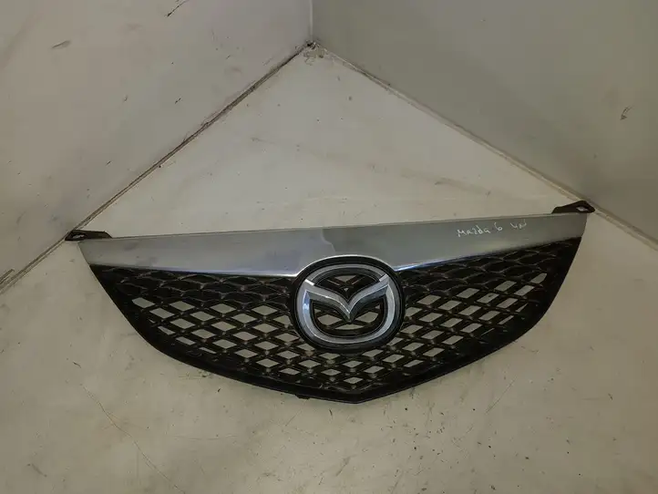 Mazda 6 (2002 - 2005) Верхняя решетка радиатора — фото 1