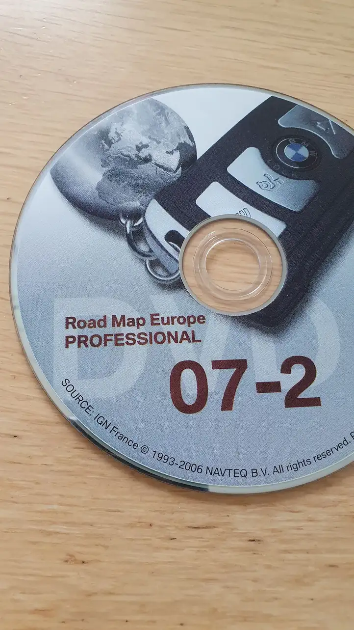 BMW 5 E60 E61 (2004 - 2010) T100011912 Навигационные карты CD/DVD — фото 3