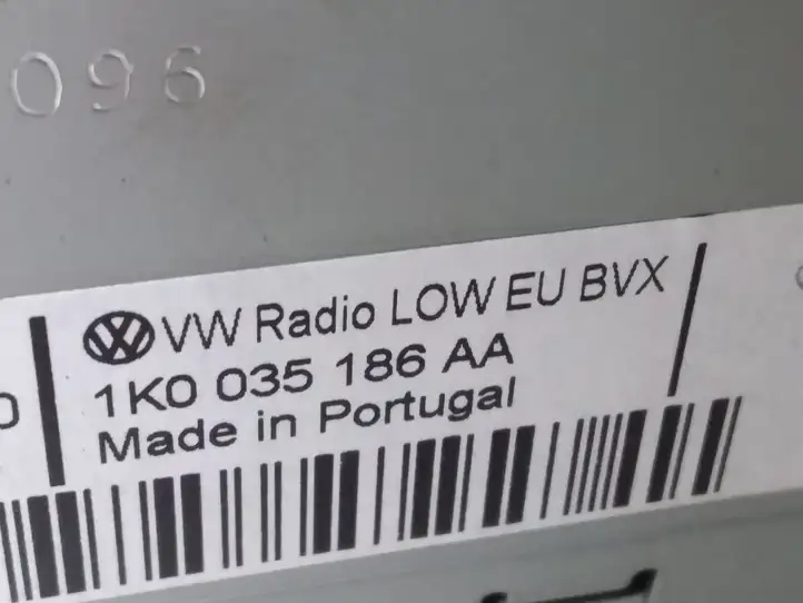Volkswagen PASSAT B6 (2005 - 2010) 1K0035186AA Магнитола / мультимедийная система — фото 3
