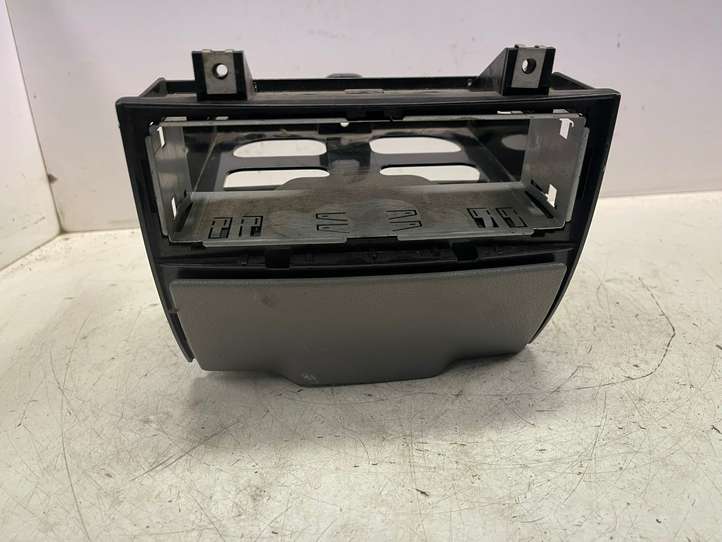Mercedes-Benz Sprinter W901 W902 W903 W904 (1995 - 2007)  A9066800558 Передний держатель чашки