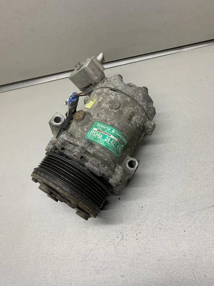 Opel Corsa C (2000 - 2003) 24421642 Компрессор (насос) кондиционера воздуха — фото 6