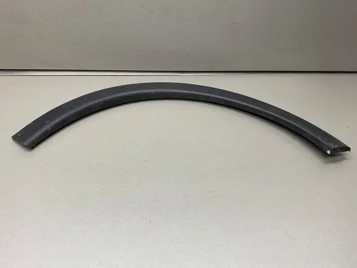 Opel Corsa C (2000 - 2003) 09114740 Накладка колесной арки — фото 1