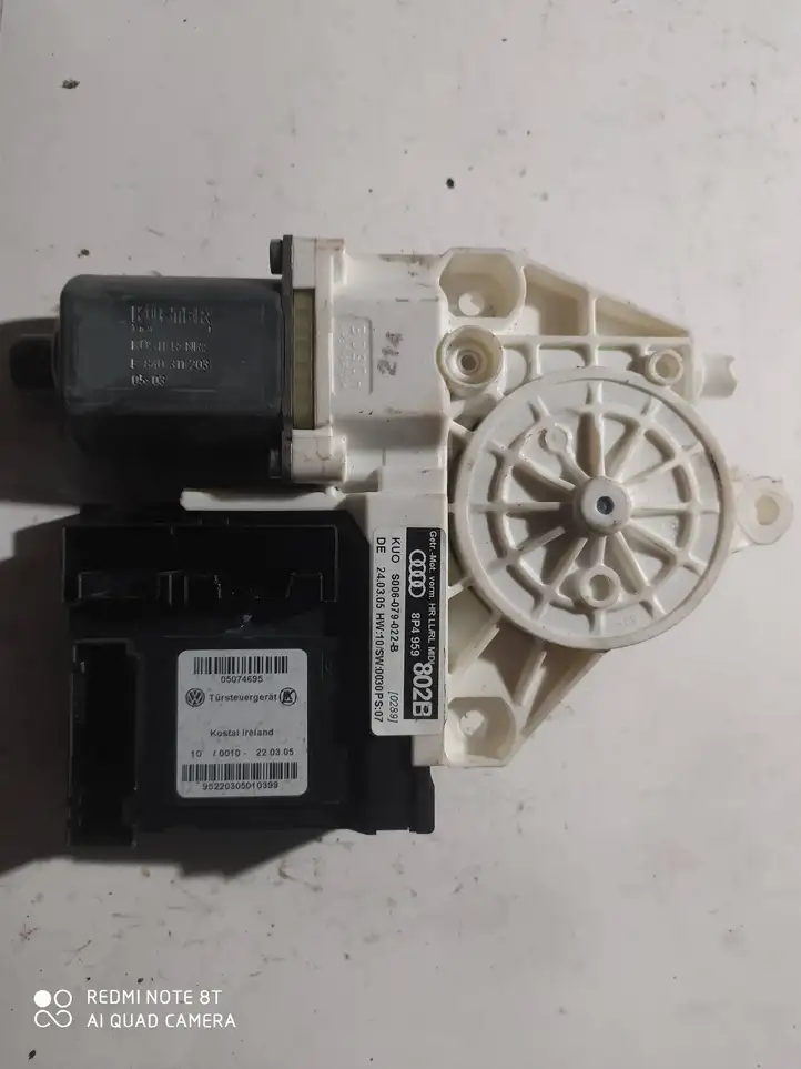 Audi A3/S3 8P (2004 - 2008) 8P4959802B Стеклоподъемник задней двери — фото 1