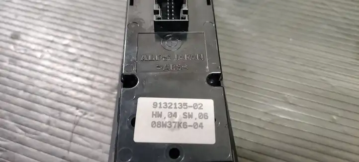 BMW 3 E90 E91 (2005 - 2012) 9132135 Кнопка стеклоподъемников — фото 2