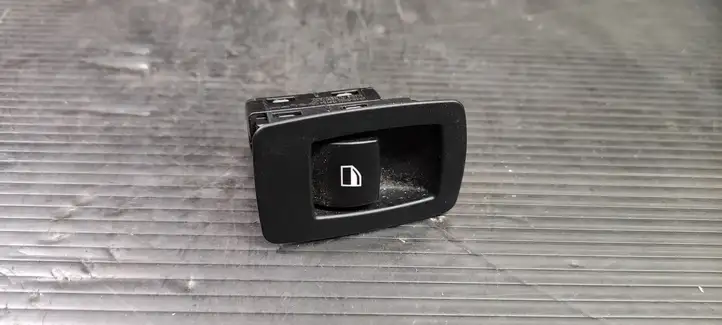 BMW 3 E90 E91 (2005 - 2012) 6945874 Кнопка стеклоподъемников — фото 1