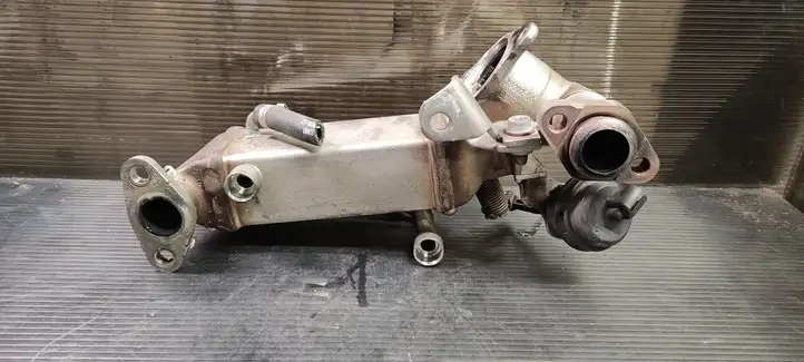 BMW 3 E90 E91 (2005 - 2012) 781016607 Охладитель клапана EGR — фото 1