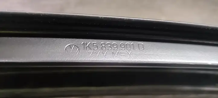Volkswagen Golf V (2003 - 2009) 1K5839901D Накладка стекла задней двери — фото 2