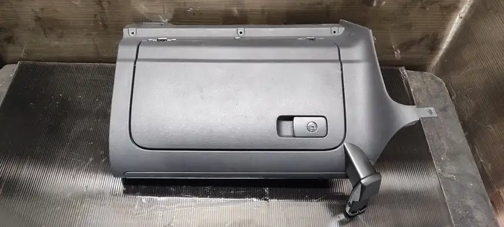 Volkswagen Golf V (2003 - 2009) 1K1857097 Бардачок в сборе — фото 1