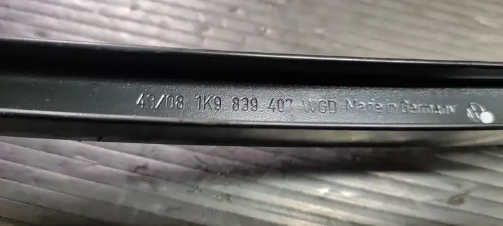Volkswagen Golf V (2003 - 2009) 1K9839407 Рамка дверного стекла задней двери — фото 2