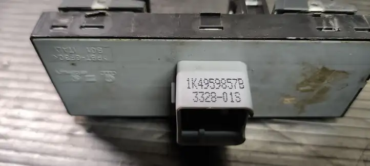 Volkswagen Golf V (2003 - 2009) 1K4959857B Блок кнопок стеклоподъемников — фото 3