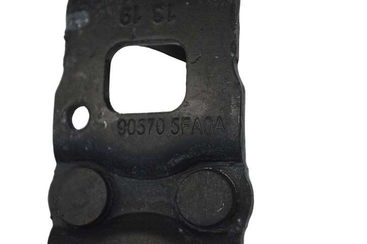 Nissan Micra (2017 - )  905705FA0A Петля замка задней двери