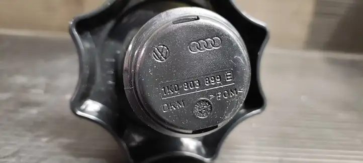 Audi Q5 SQ5 (2017 - ) 1K0803899E Болт крепления запасного колеса — фото 3