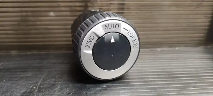 Nissan Qashqai (2010 - 2013) PA66GF8MF33 Включатель блокировки дифференциалов — фото 1